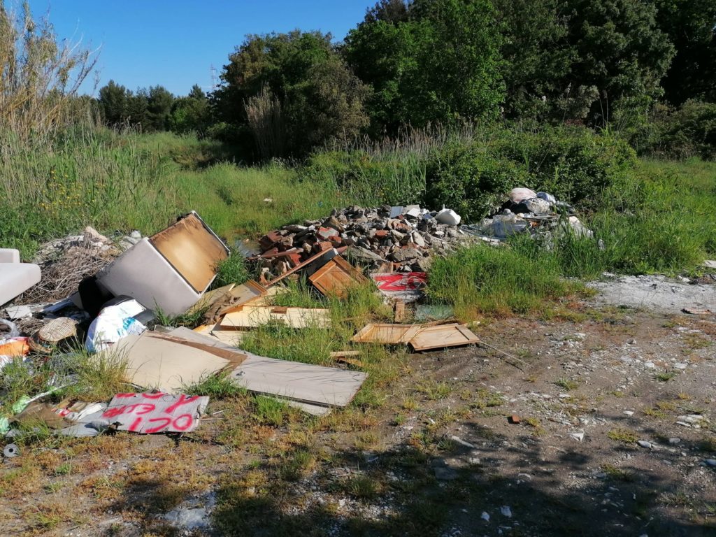 Riapre la discarica della vergogna a Stagno